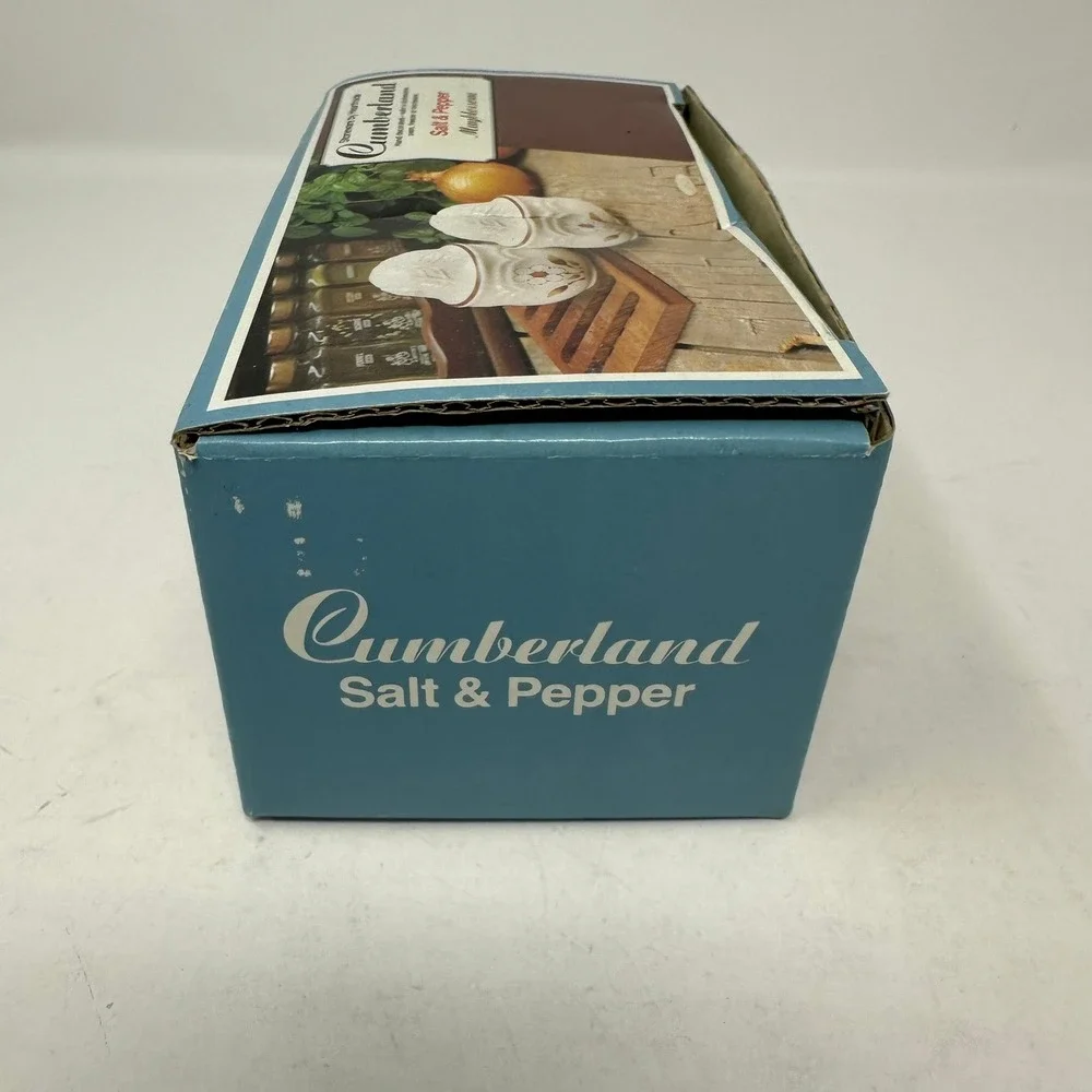 Hearthside Salt Pepper Shakers Unisex OS White Cumberland Mayblossom Stoneware